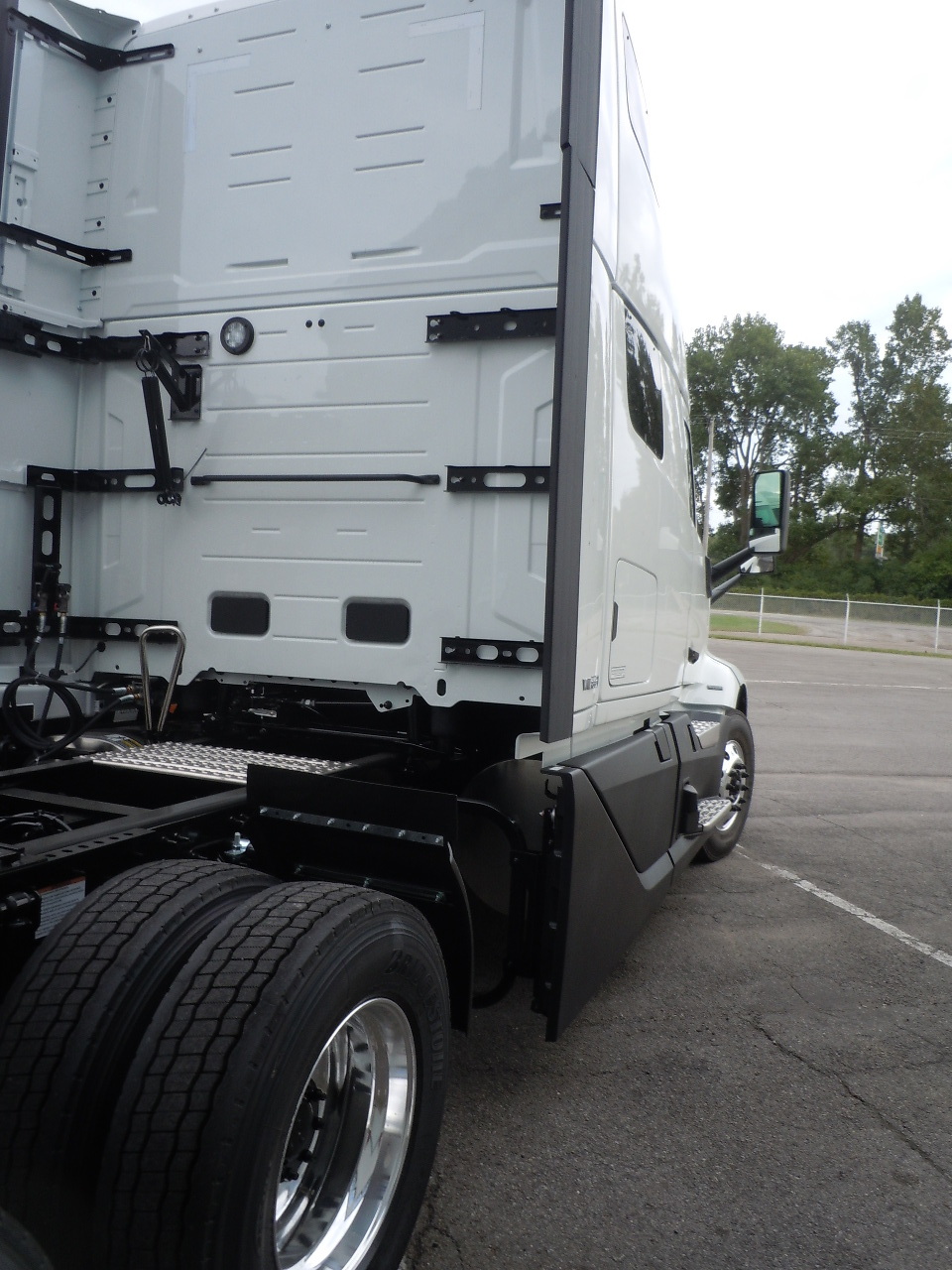 2026 Volvo - image 3