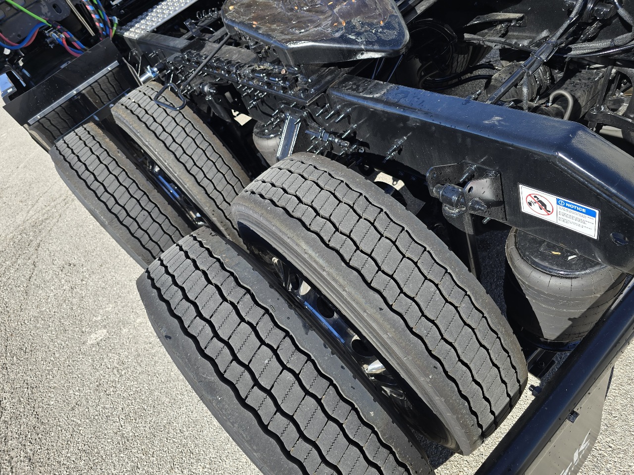 2026 Volvo - image 13