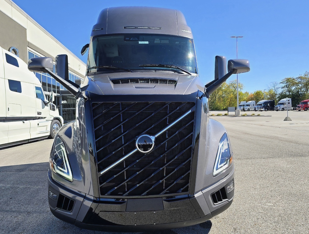 2026 Volvo - image 2