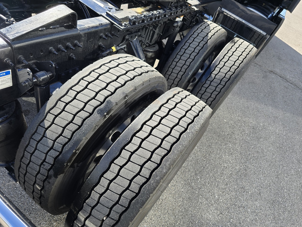 2026 Volvo - image 14