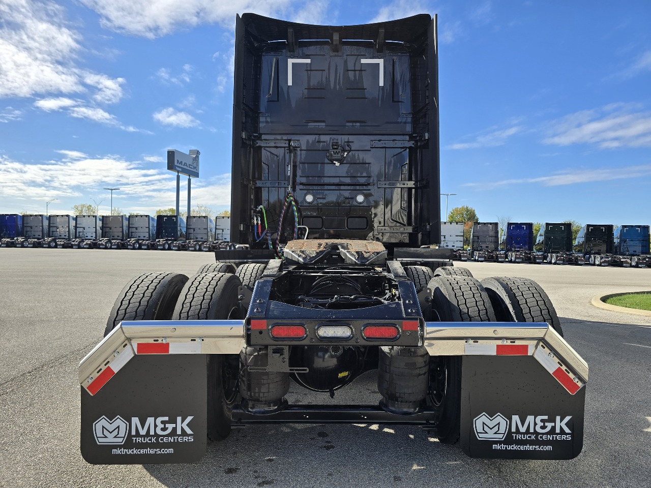 2026 Volvo - image 4