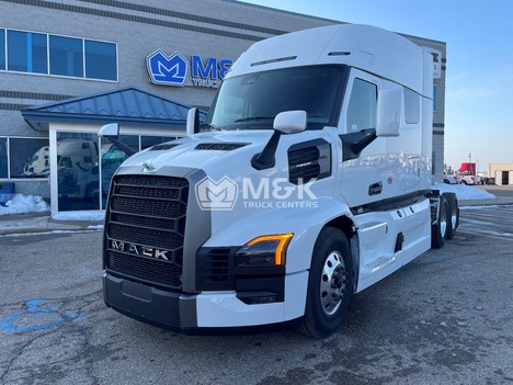 2026-mack-pioneer-64-mid-roof-slee-sleeper #321485
