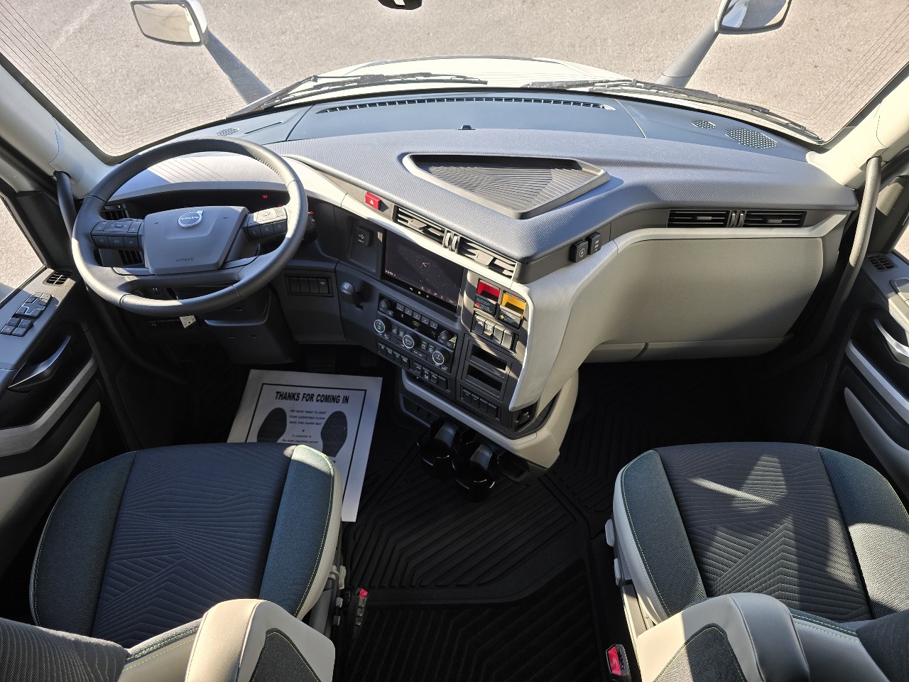 2026 Volvo - image 11