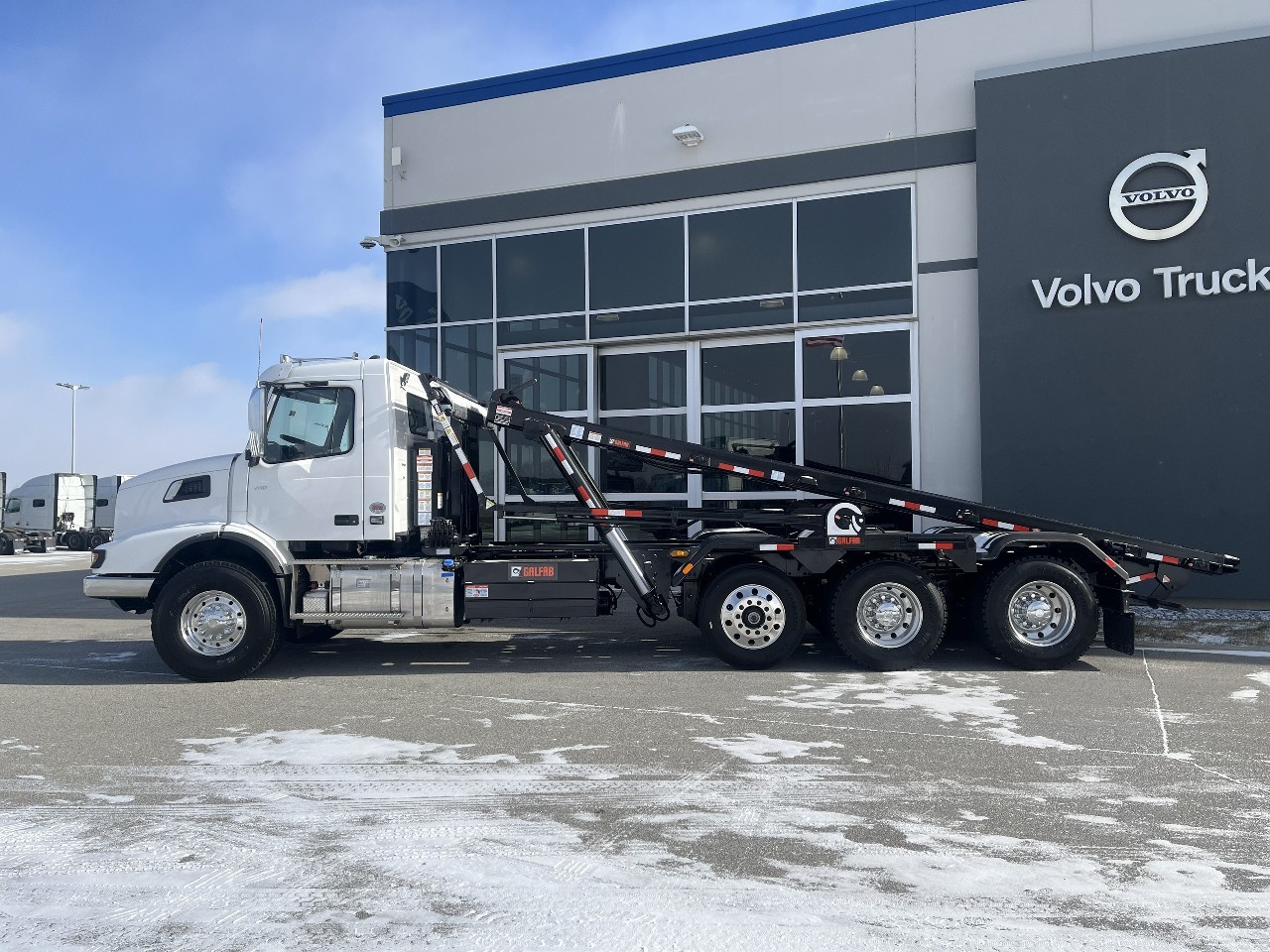 2026 Volvo - image 8