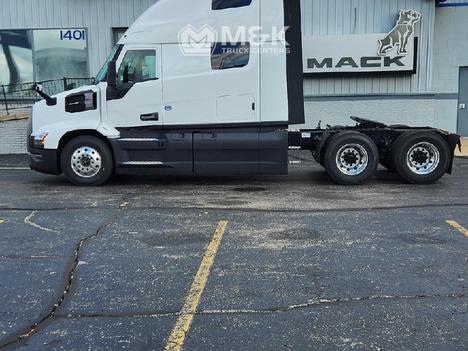 2026-mack-pioneer-mp13-he-pc-sleeper #321589