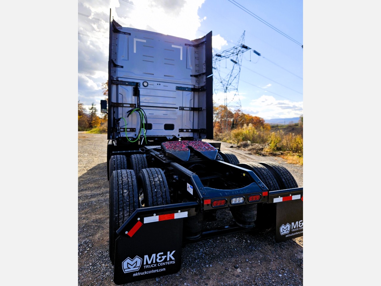 2026 Volvo - image 4