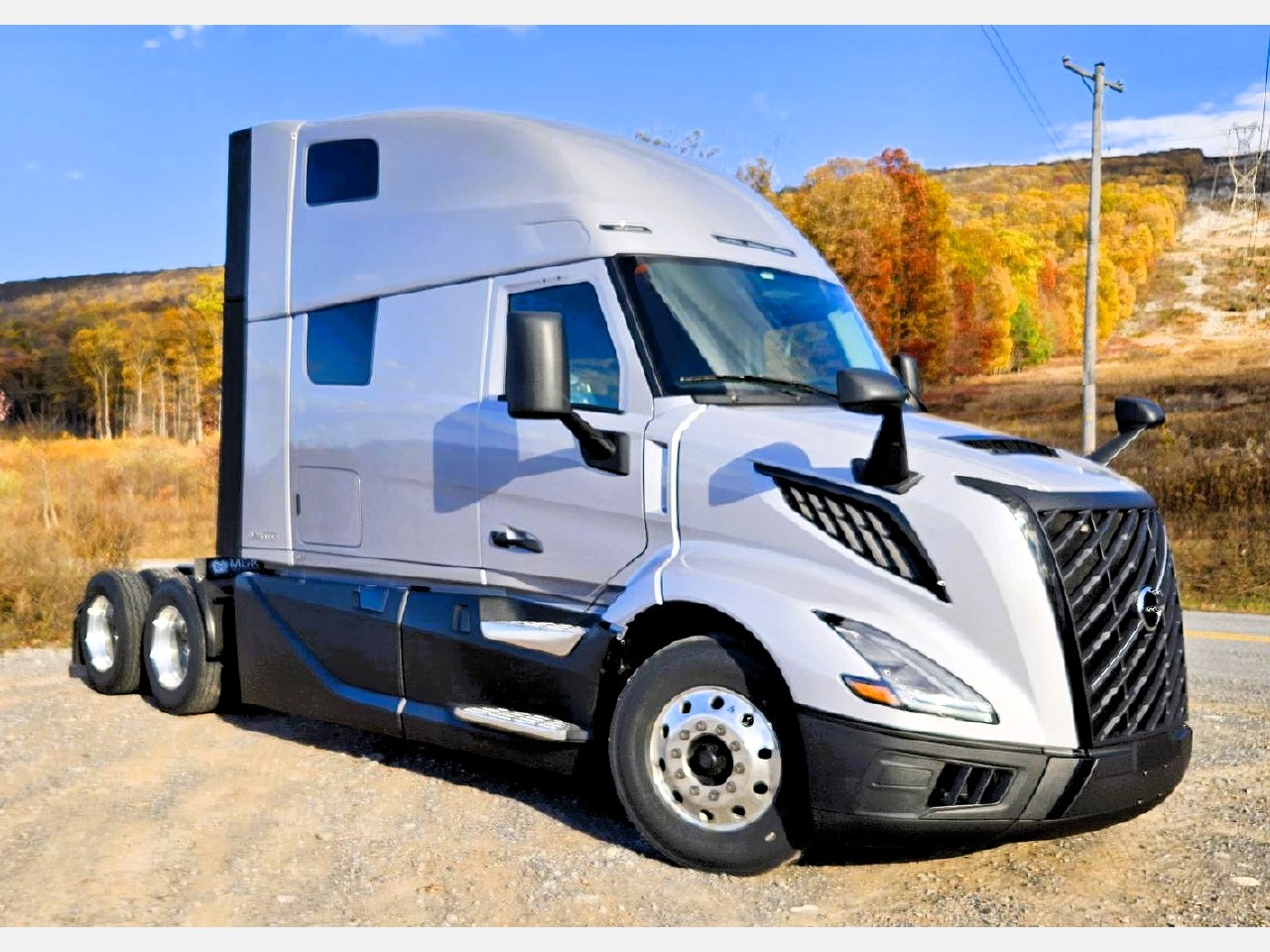 2026 Volvo - image 3