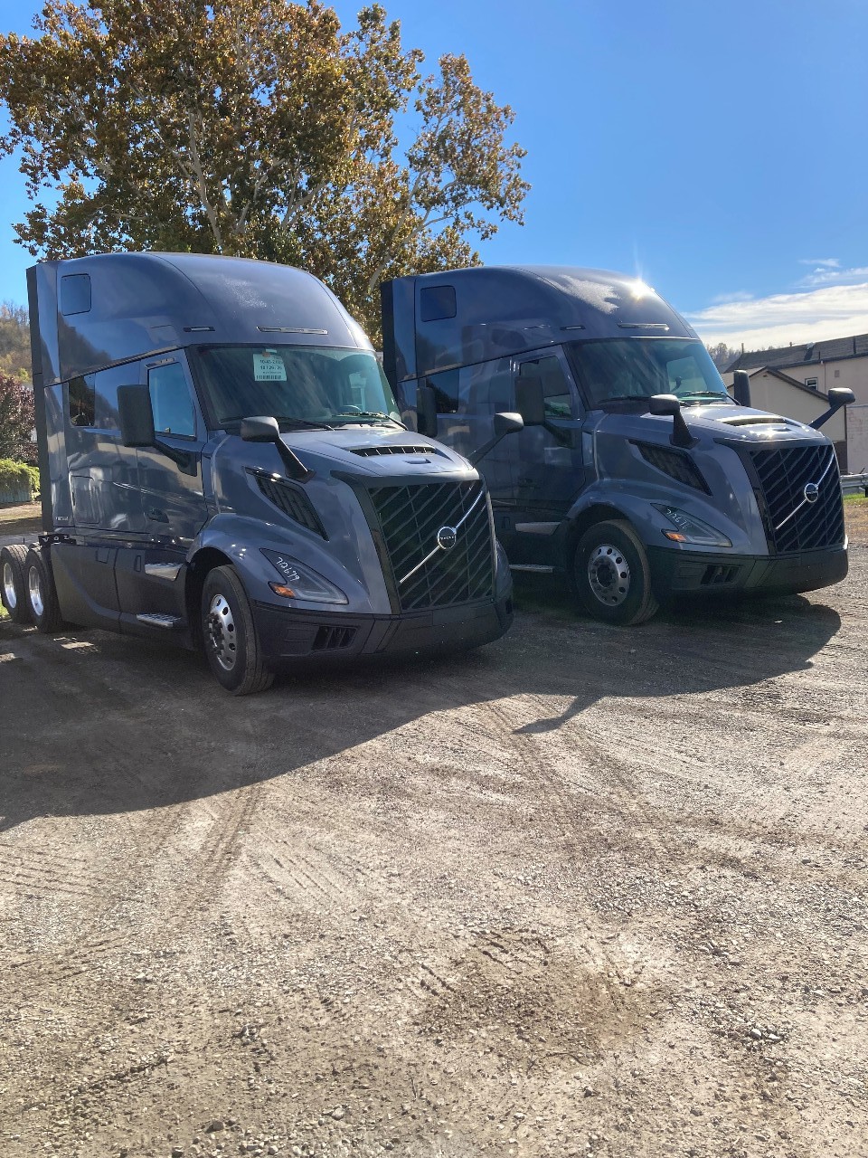 2026 Volvo VNL 860 - image 2