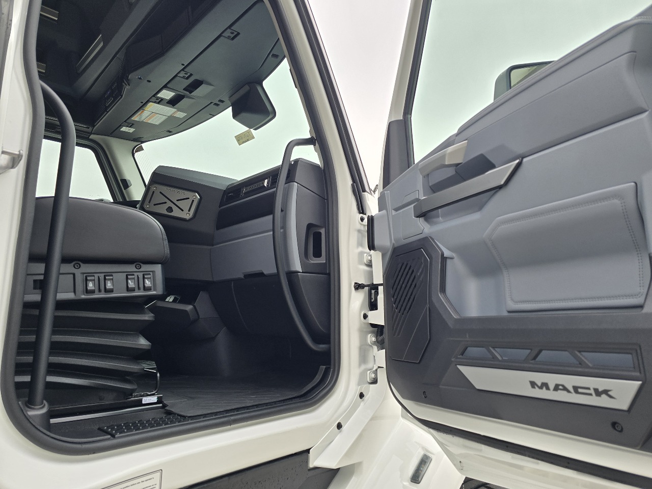 2026 Mack - image 13