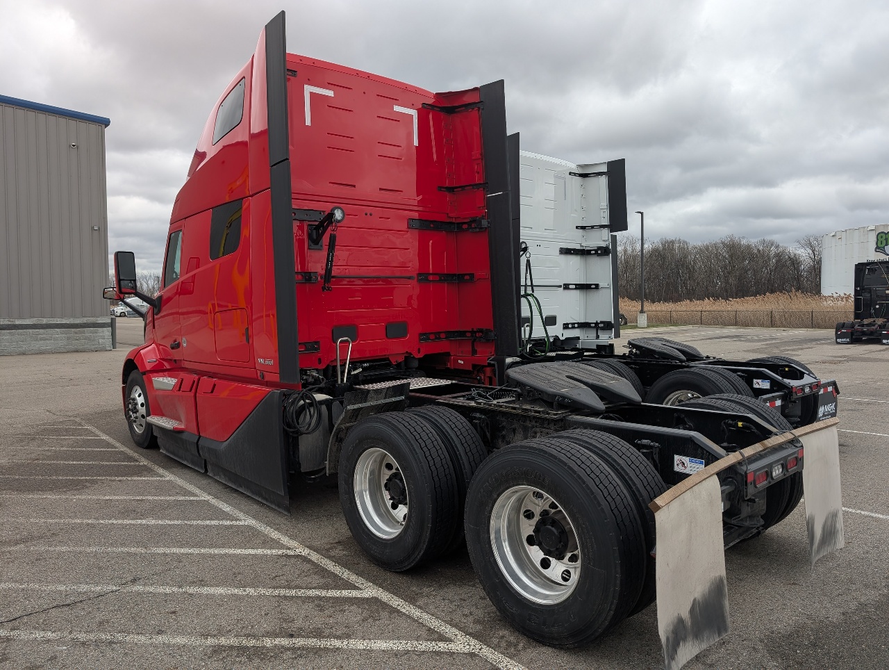 2026 Volvo - image 4