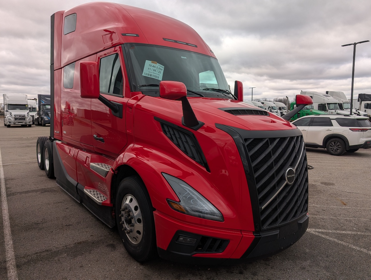 2026 Volvo - image 7