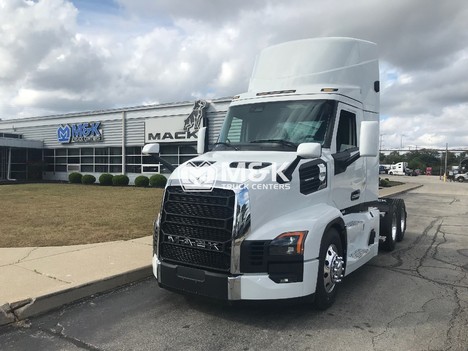 2026 MACK PIONEER MP13 HE PC Sleeper #321830