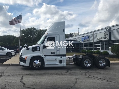 2026-mack-pioneer-mp13-daycab #321841