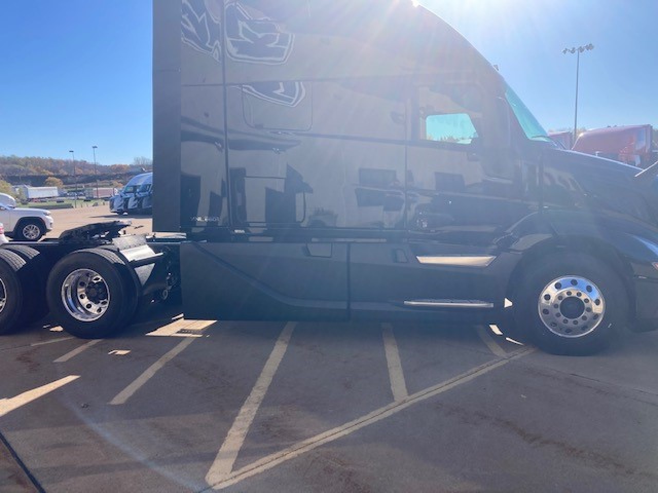 2026 Volvo - image 3