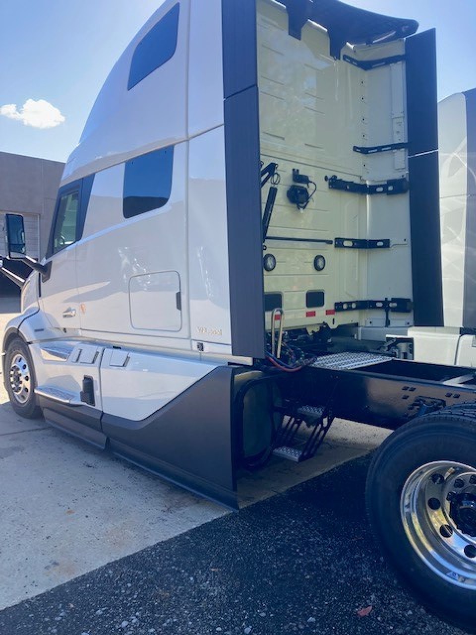 2026 Volvo - image 2