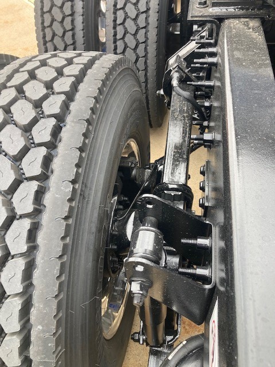 2026 Volvo - image 7