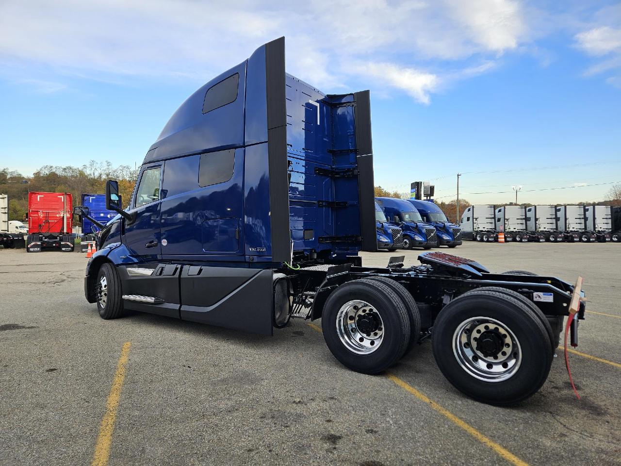 2026 Volvo - image 5