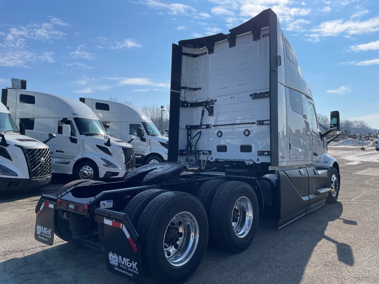 2026 Volvo - image 3