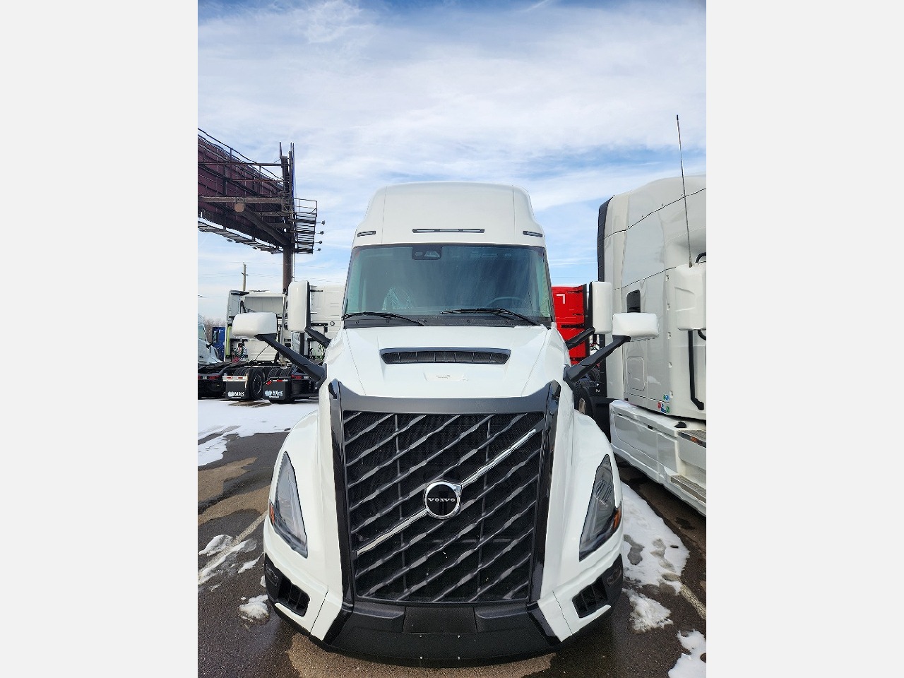 2026 Volvo - image 2