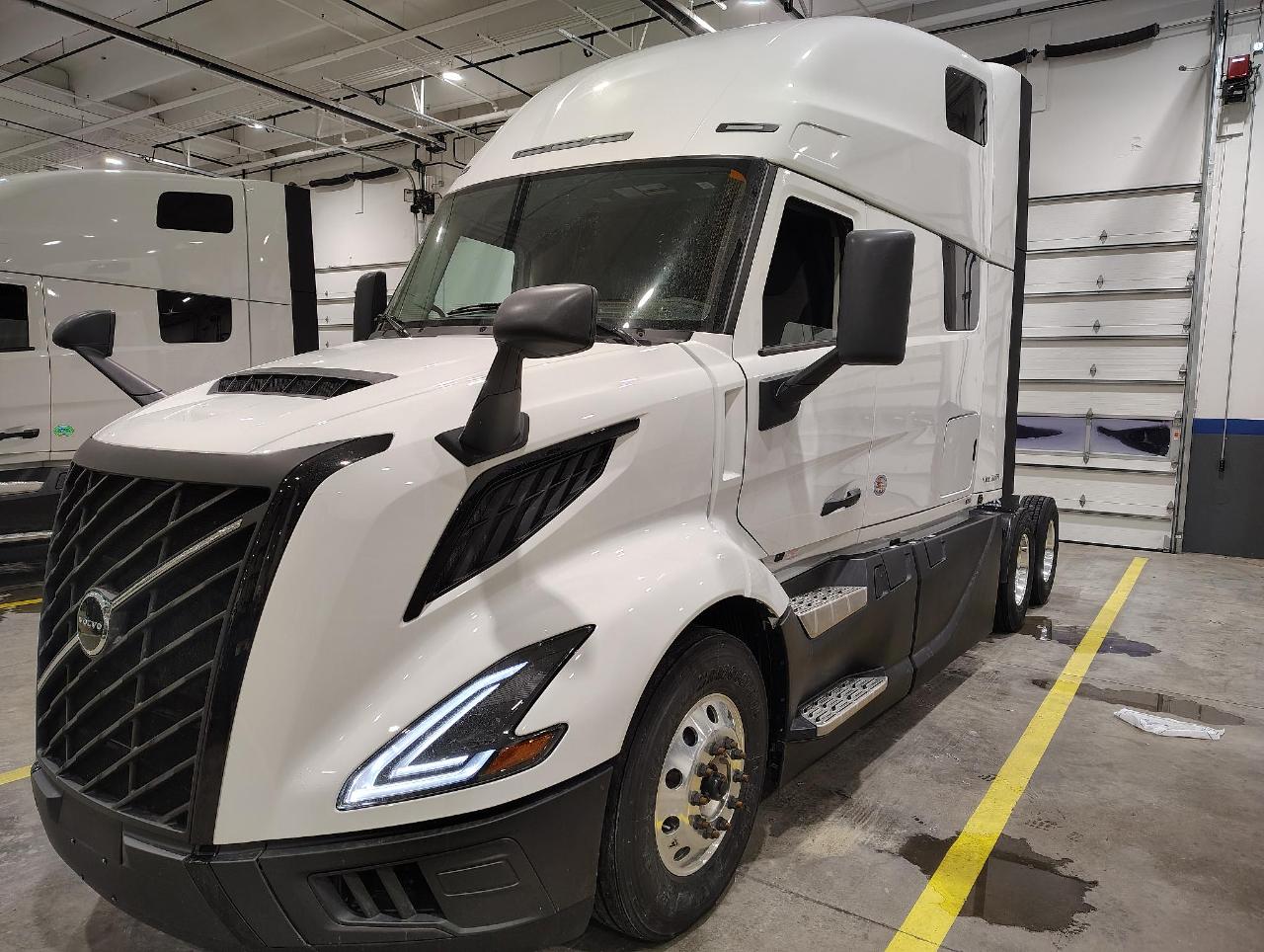 2026 Volvo - image 2