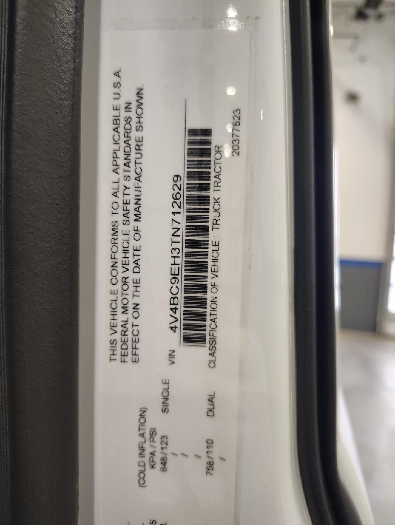 2026 Volvo - image 3