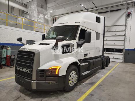 2026-mack-pioneer-64t-76-high-roo-sleeper #322429