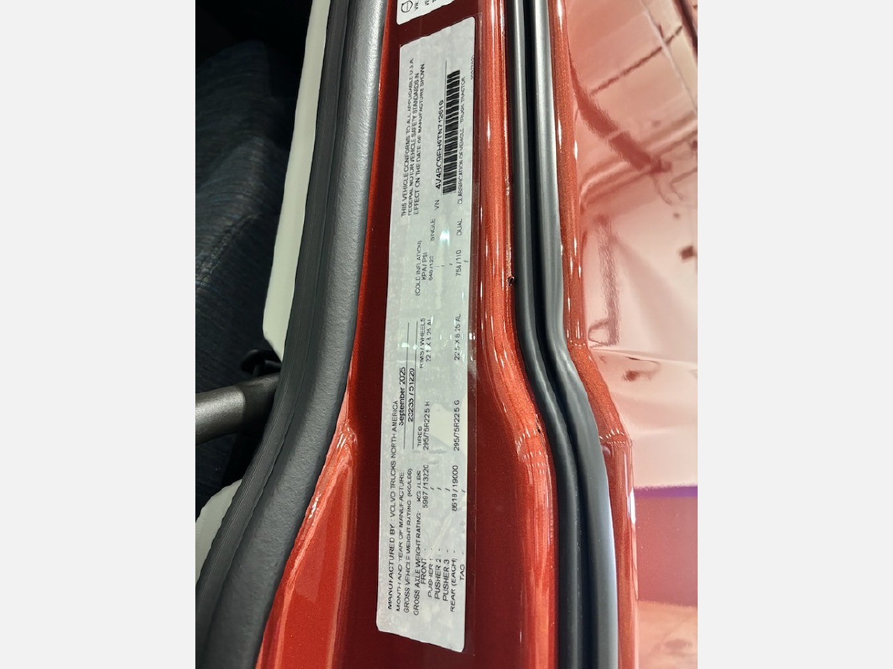 2026 Volvo - image 3