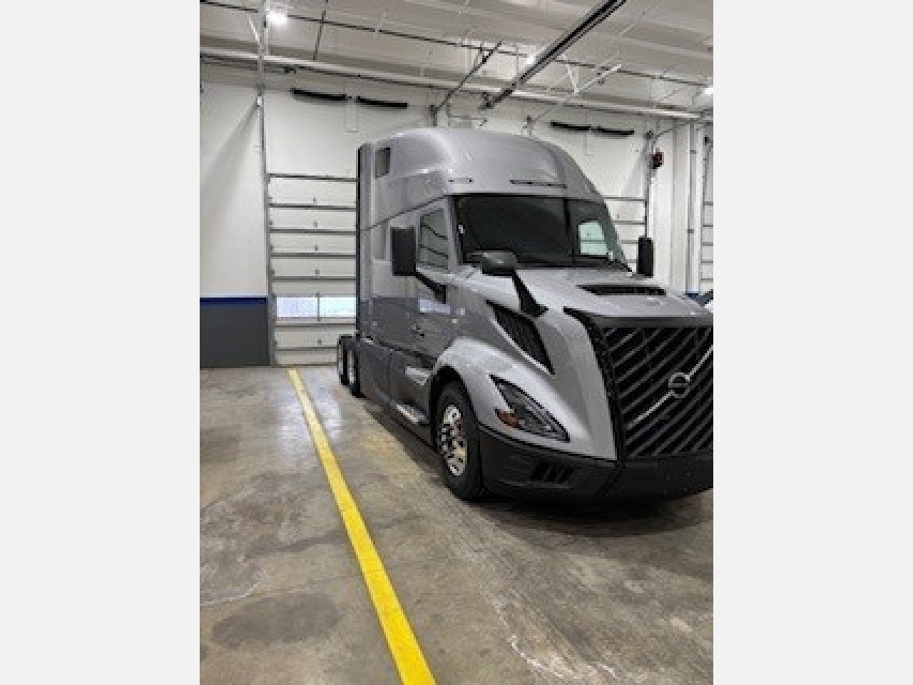 2026 Volvo - image 2