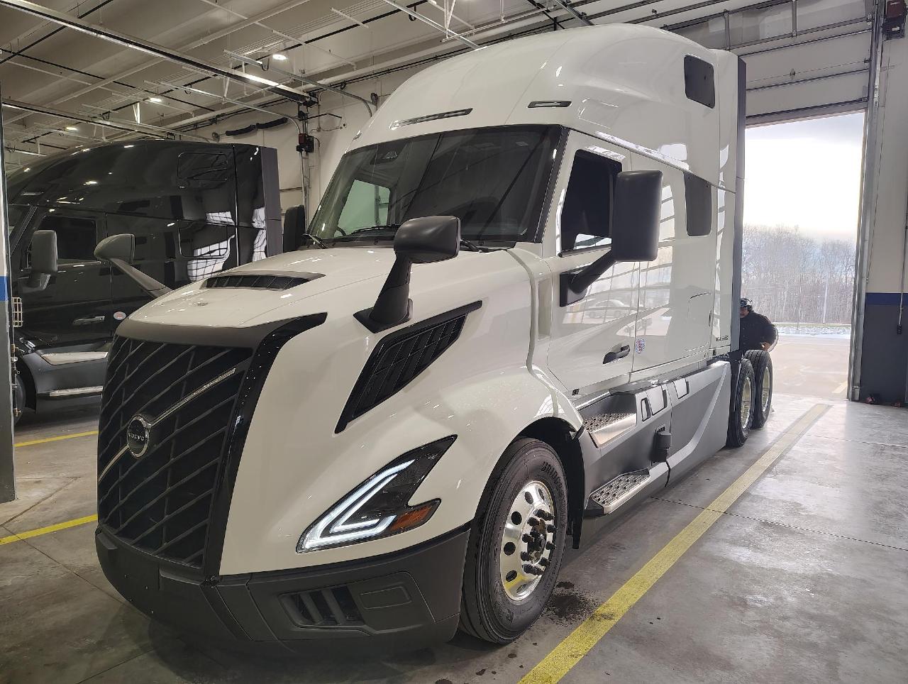 2026 Volvo - image 2