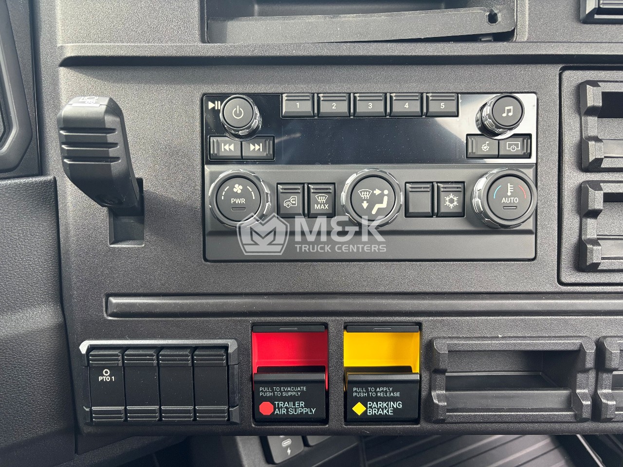 2027 Mack - image 13