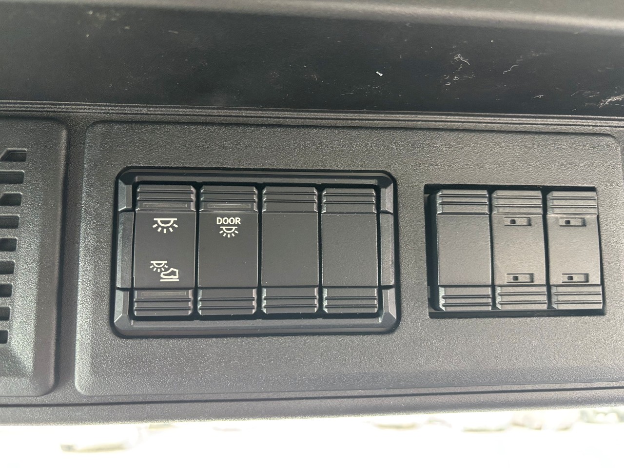 2027 Mack - image 15