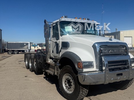 2027 MACK GR84F Dump Truck #322716
