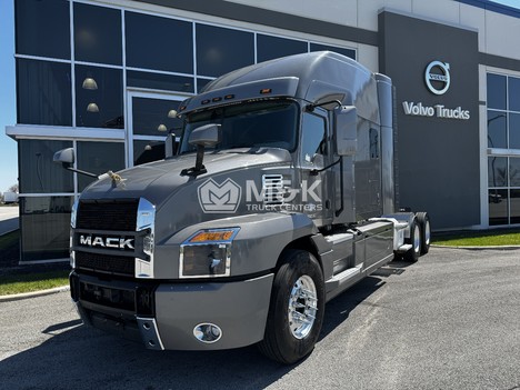 2020-mack-anthem-sleeper #322769