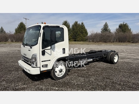 2025-isuzu-nrr-gas-176-wb-1v4-cc-cab-chassis-truck #322922