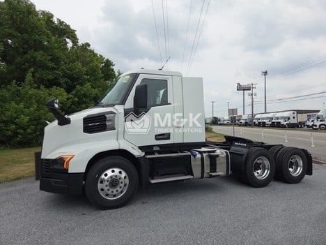 2027 MACK AN64T Daycab #322930 2027 MACK AN64T Daycab #322930