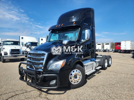 2022-freightliner-cascadia-116-daycab #323069