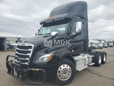 2022-freightliner-cascadia-116-daycab #323070