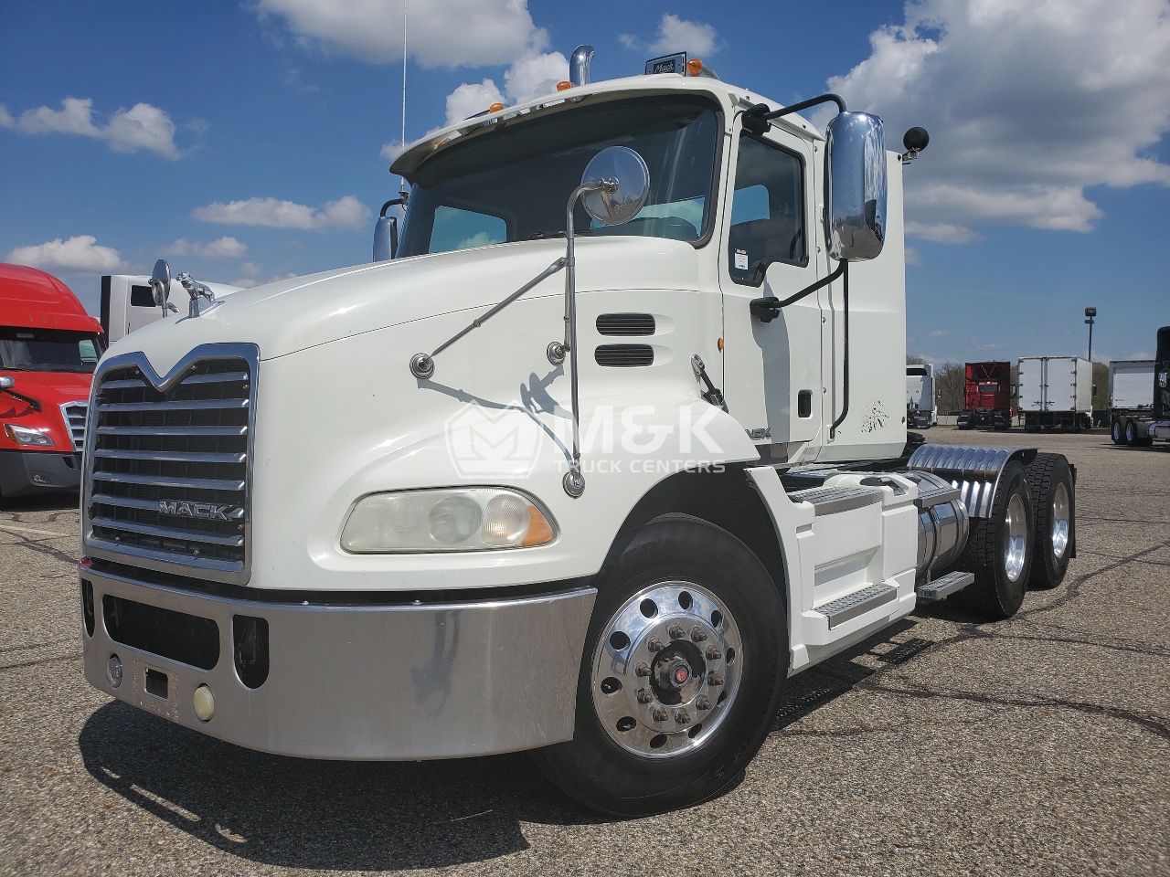 2014 MACK CXU613 Daycab #1 2014 MACK CXU613 Daycab #1