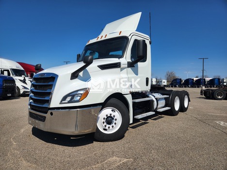 2019-freightliner-cascadia-126-daycab #323093