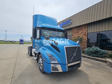 2021-volvo-vnl64t300-daycab #323116