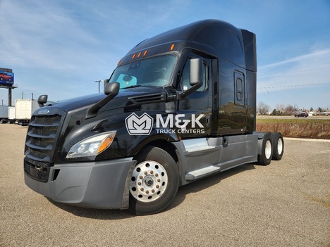 2022-freightliner-cascadia-126-sleeper #323133