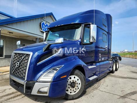 2023 VOLVO VNL64T860 Sleeper #323212