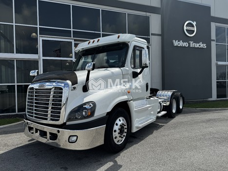 2016-freightliner-cascadia-daycab #323249