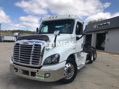 2016-freightliner-cascadia-daycab #323254