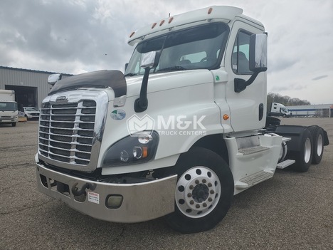 2016-freightliner-cascadia-daycab #323255
