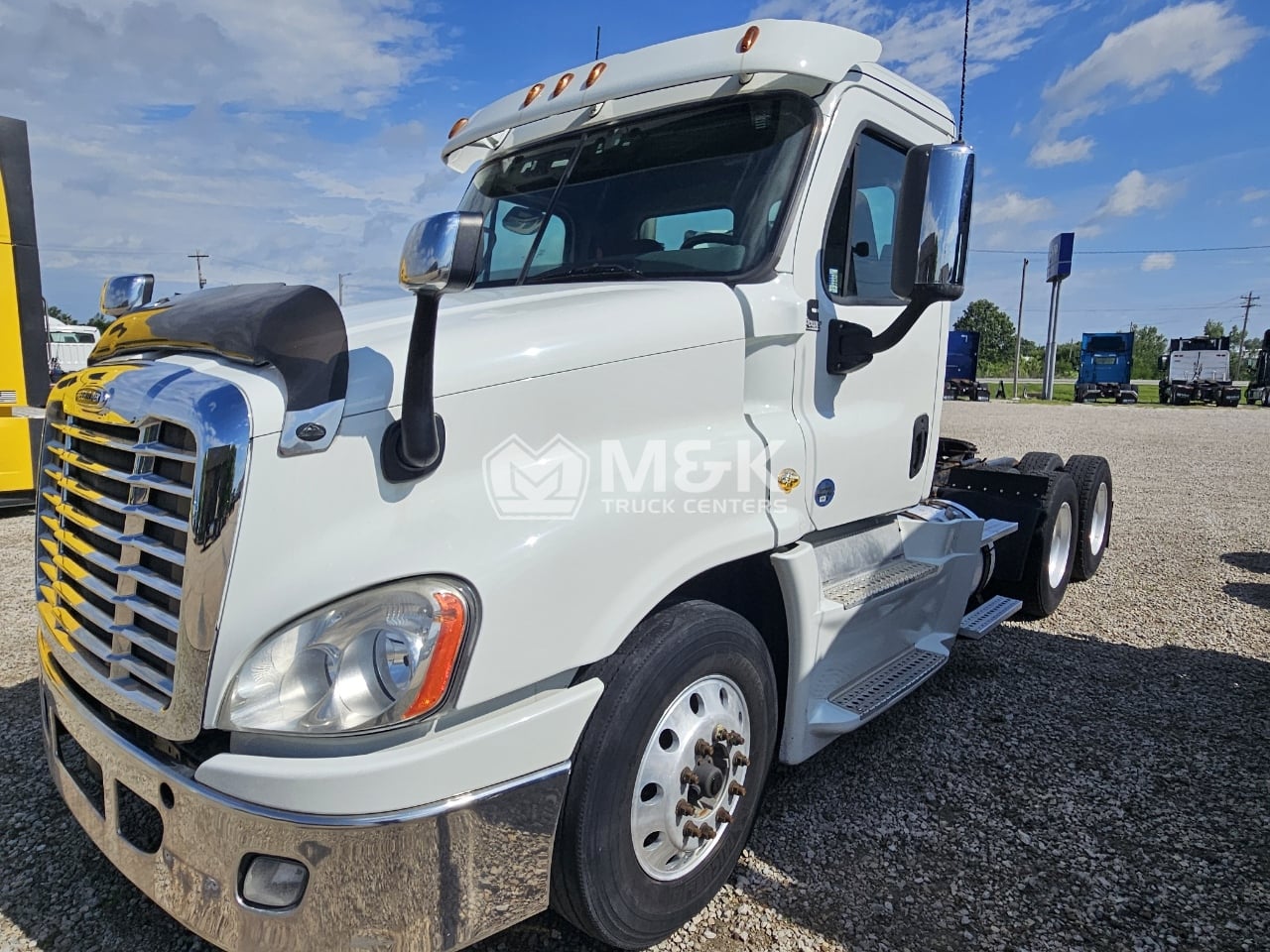 2016 FREIGHTLINER CASCADIA Daycab #1 2016 FREIGHTLINER CASCADIA Daycab #1