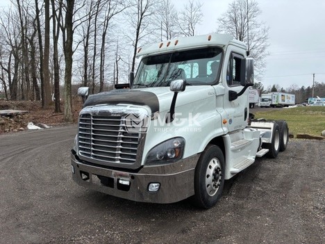 2016-freightliner-cascadia-daycab #323258
