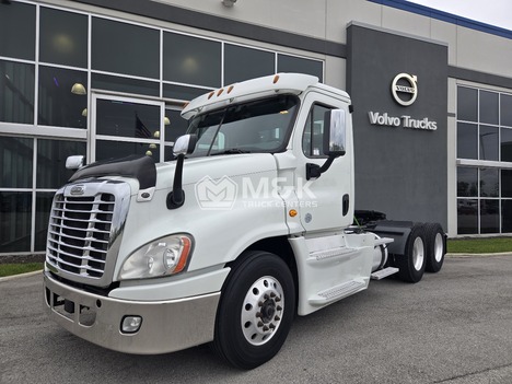 2016-freightliner-cascadia-daycab #323260