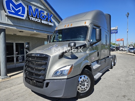 2025-freightliner-cascadia-126-sleeper #323300