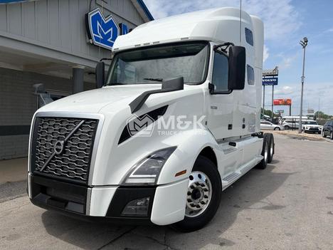 2022 VOLVO VNL64T760 Sleeper #323307